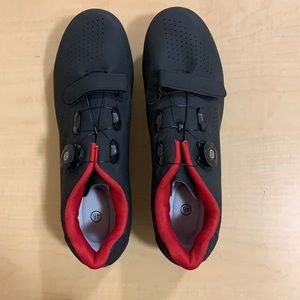 Special cycling shoes, never used.